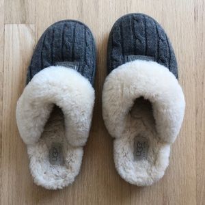 Gray knit Ugg Slippers